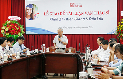 Lễ Giao Đề tài Luận văn Thạc sĩ cho Học viên Khóa 21 tại Kiên Giang và Đắk Lắk