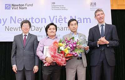 Hai tiến sĩ Việt được vương quốc Anh ghi nhận vì đóng góp khoa học